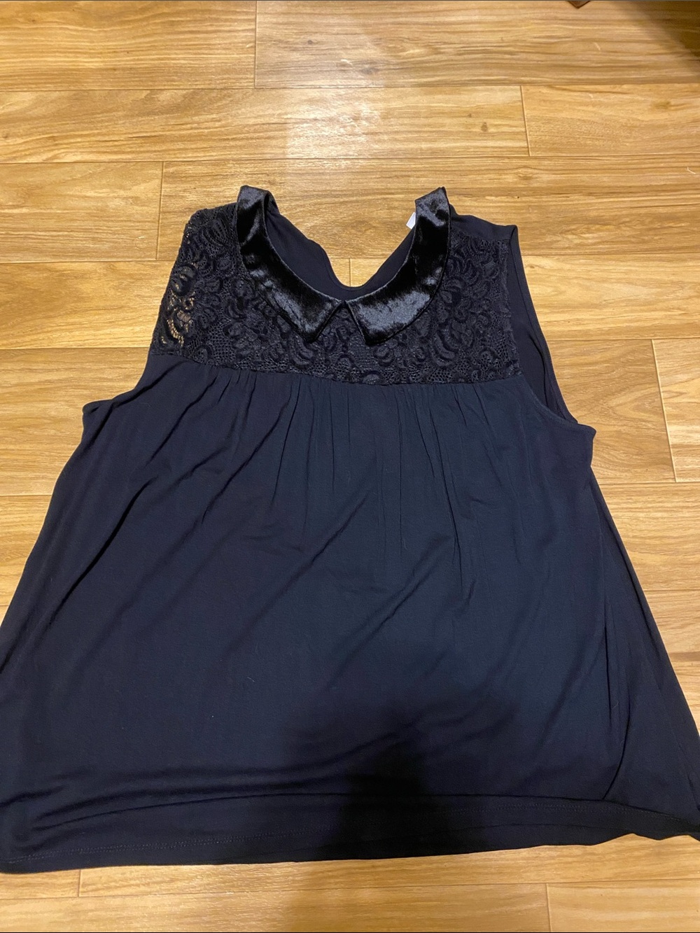 New York & Company Black Lace Yoke Camisole with Velvet Collar; size XL